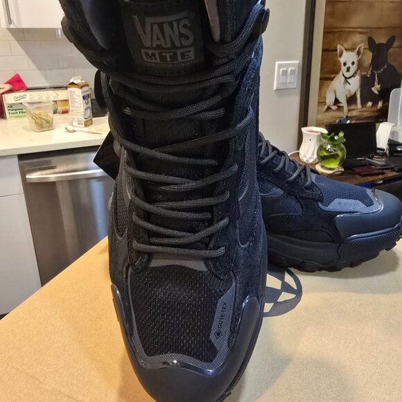 VANS Crestline GORE-TEX MTE Black / Black Boots Waterproof Men's Sz 12 NEW RARE - Picture 2 of 10